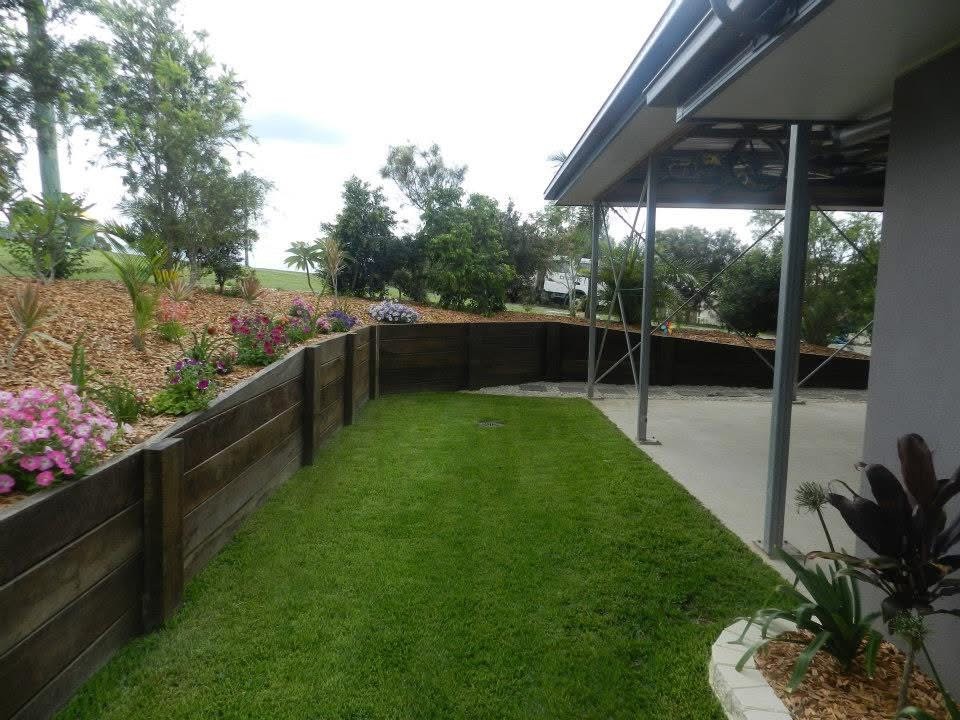 Soft Landscaping - including Turfing: Retaining wall, turf and garden beds — after